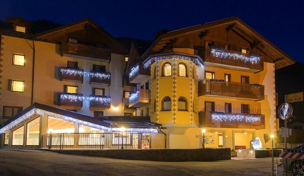 Gaia Residence Hotel メッツァーナ エクステリア 写真